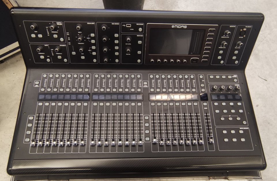 Midas M32 Live de segunda mano · Foto 1 de 2 · Alicante · 1700 €