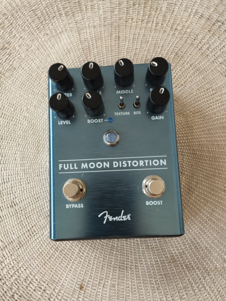 Pedal Fender full Moon distorsión de segunda mano · Foto 1 de 5 · Málaga · 95 €