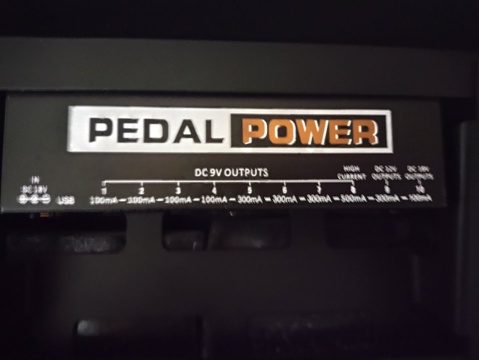 Vendo Rockboard DUO 2.2 + fuente de alimentación Asmuse de segunda mano · Foto 3 de 5 · Barcelona · 60 €