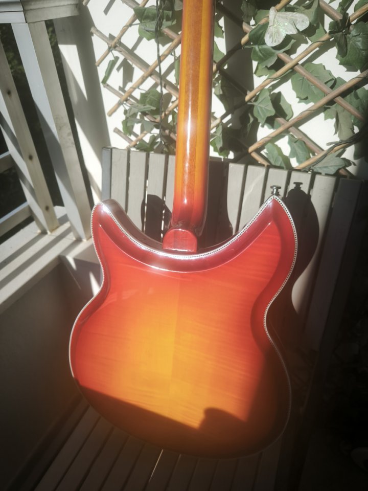 Chickenbacker 381/v69 ¡¡NUEVA!! Envío incluido de segunda mano · Foto 3 de 8 · Murcia · 290 €