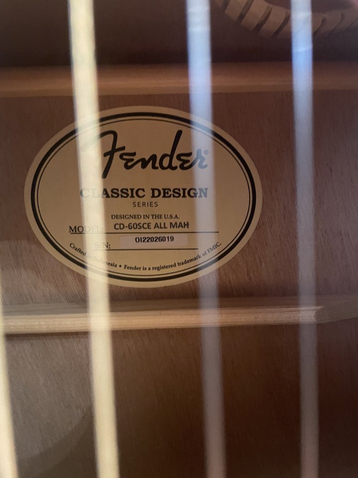 Fender cd-60sce all mahogany de segunda mano · Foto 4 de 5 · Palencia · 180 €