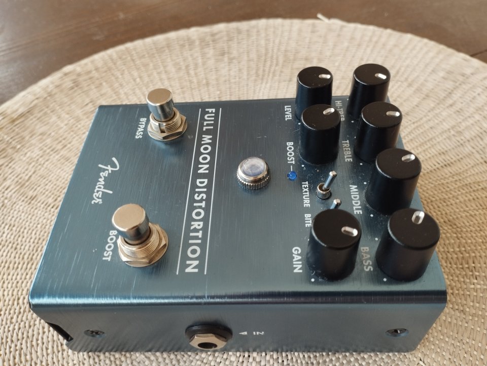 Pedal Fender full Moon distorsión de segunda mano · Foto 2 de 5 · Málaga · 95 €