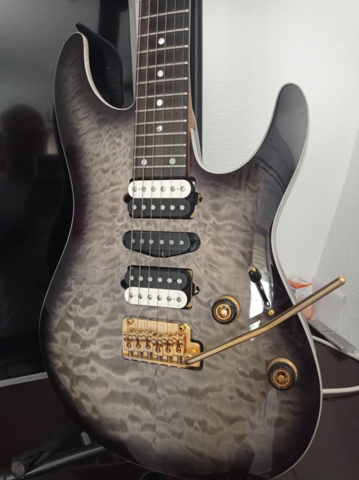 ibanez AZ nueva