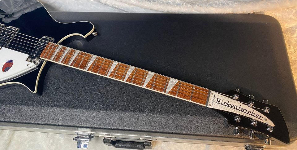 Rickenbacker 620 Jetglo 2026. Nueva sin estrenar de segunda mano · Foto 3 de 5 · Madrid · 2250 €