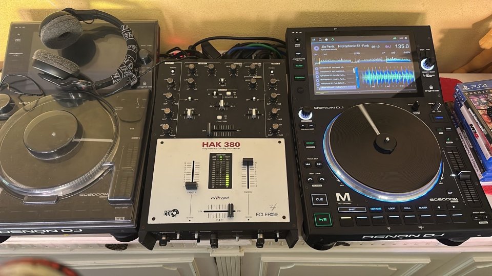 Pareja denon Dj sc 6000 M prime