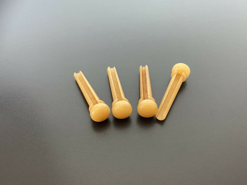 Pins de guitarra folk de hueso de camello envejecido