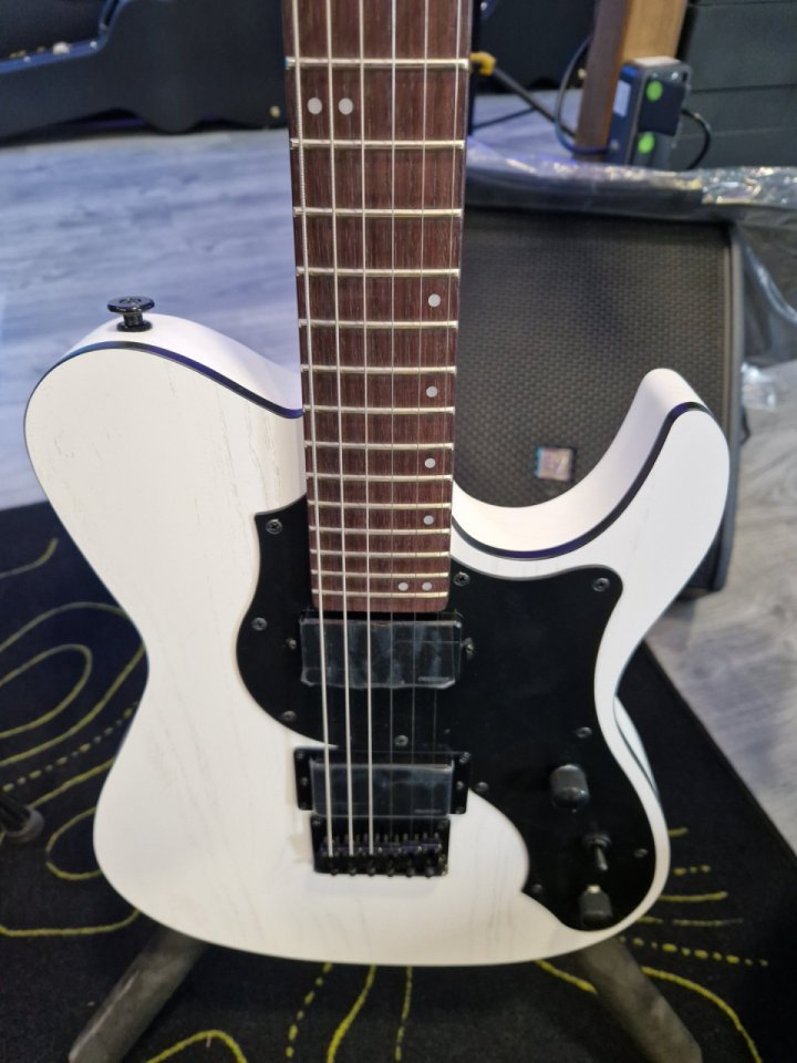 FGN iliad open pore white