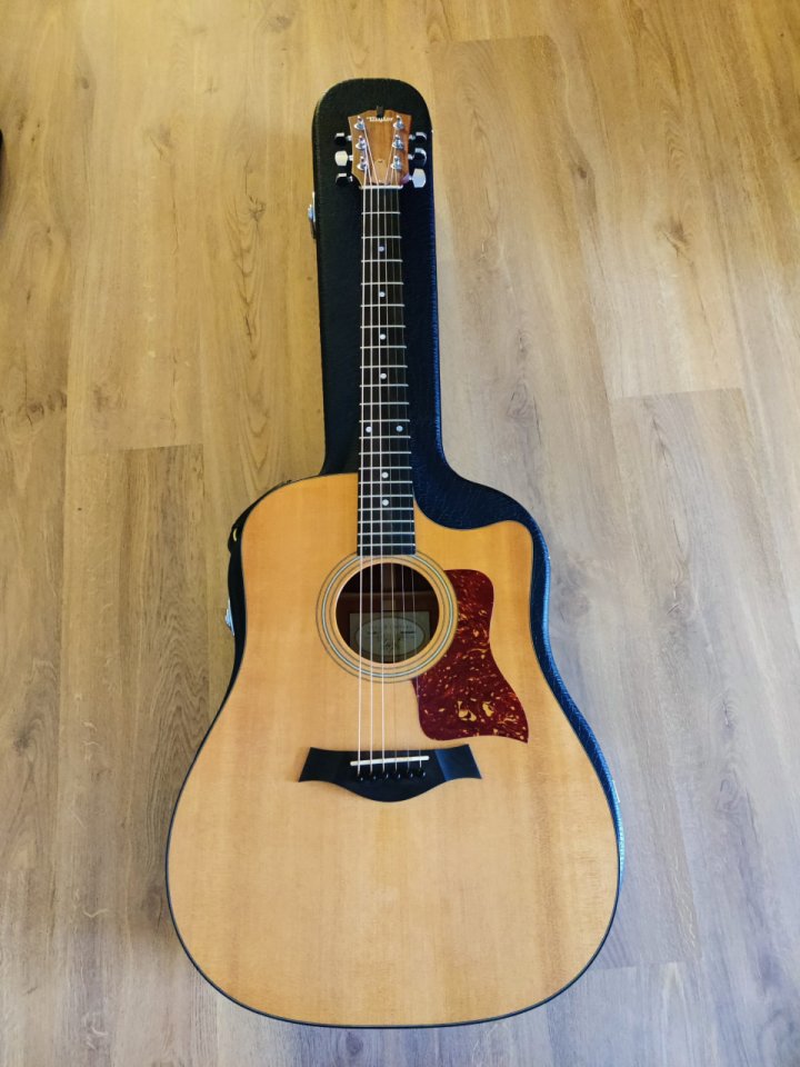 Taylor 310ce de segunda mano · Foto 2 de 8 · Barcelona · 1400 €