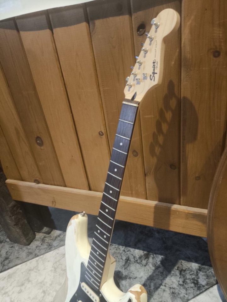 Partcaster Cuerpo Relic, electrónica Squier classic vibe 50s, Mastil bullet de segunda mano · Foto 4 de 7 · Cáceres · 320 €