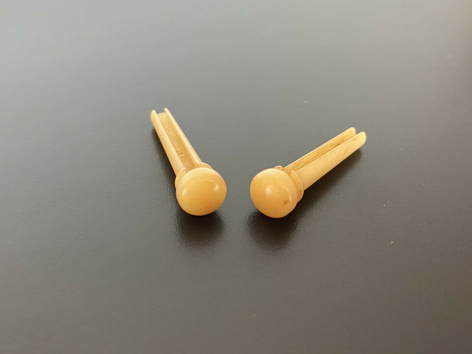 Pins de guitarra folk de hueso de camello envejecido