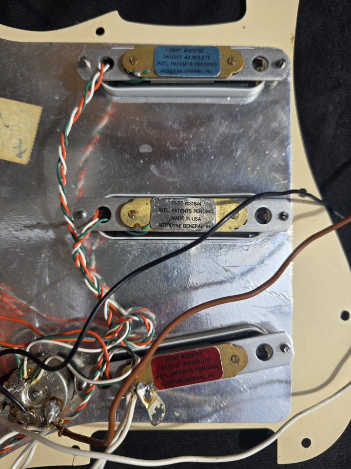 Golpeador completo Fender Stratocaster Plus Deluxe años 90, USA Lace Sensor