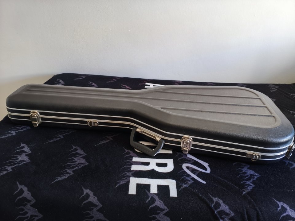 Funda rígida guitarra eléctrica de segunda mano · Foto 3 de 4 · Sevilla · 50 €