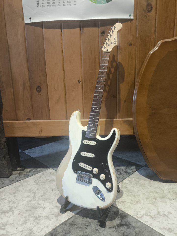 Partcaster Cuerpo Relic, electrónica Squier classic vibe 50s, Mastil bullet de segunda mano · Foto 7 de 7 · Cáceres · 320 €