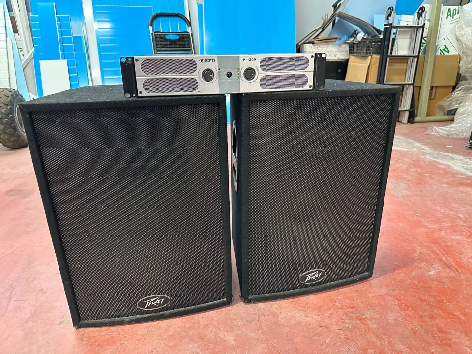 Equipo sonido 1200W de segunda mano · Foto 1 de 3 · Murcia · 650 €
