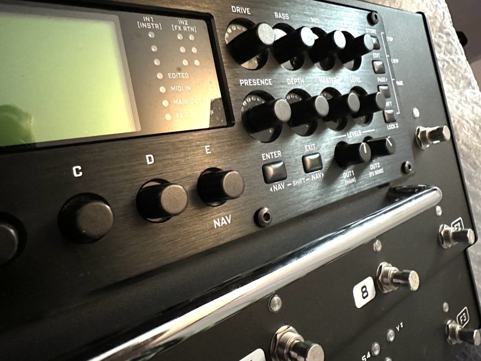Fractal Audio AX8 de segunda mano · Foto 4 de 4 · Barcelona · 750 €