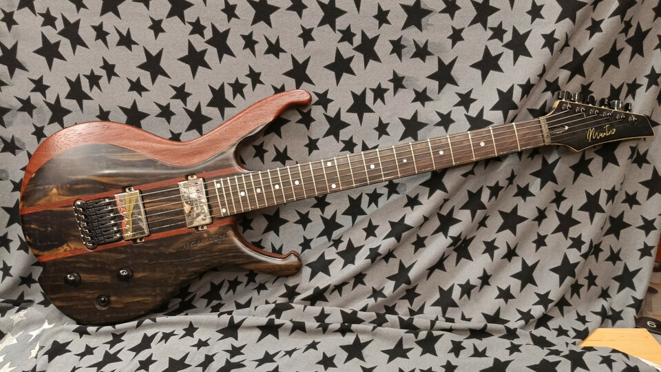 CUERPO guitarra WEISSE HÜGEL KORALLE + extras .