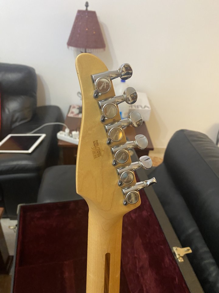 Guitarra Tom Anderson Hollow drop top classic de segunda mano · Foto 6 de 7 · Illes Balears · 3900 €