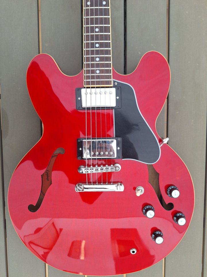 Epiphone ES-335 IBG (Mejoras Top: Seth Lover + Kit Faber completo) + Funda de segunda mano · Foto 2 de 10 · Illes Balears · 800 €