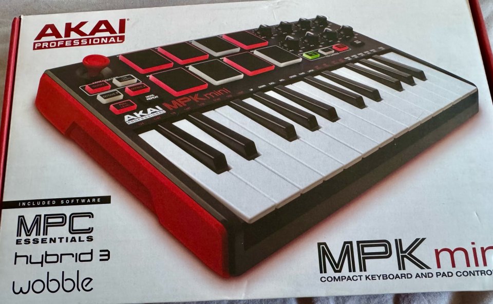 Teclado akai mpk mini de segunda mano · Foto 2 de 3 · Valladolid · 50 €
