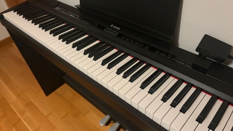 Piano digital negro de segunda mano · Foto 2 de 4 · Araba · 340 €