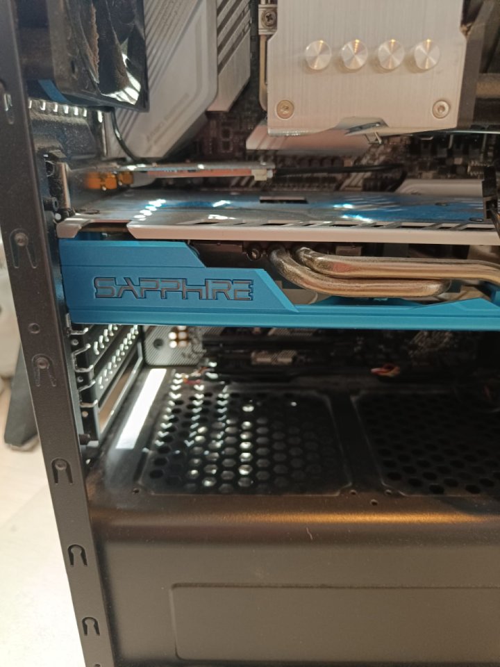 Ordenador Intel 10900K 64GB Ram Rx580 8Gb de segunda mano · Foto 7 de 10 · Madrid · 850 €