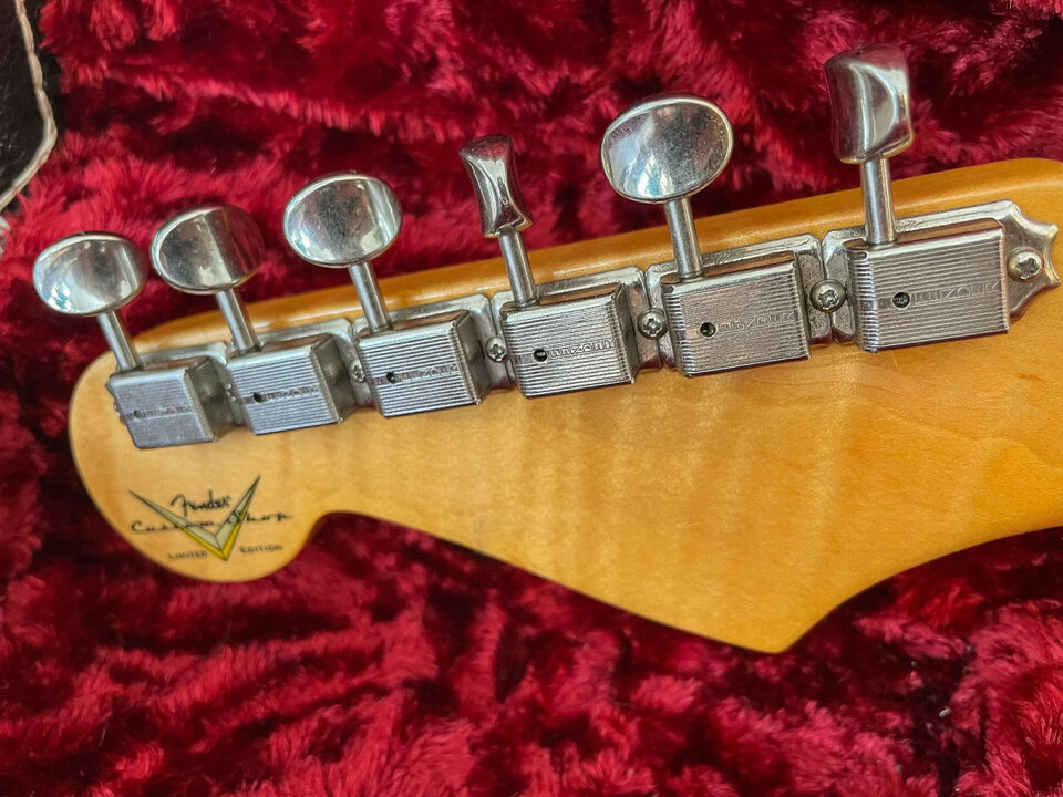 Ltd 65 Fender stratocaster light closet classic 2019
