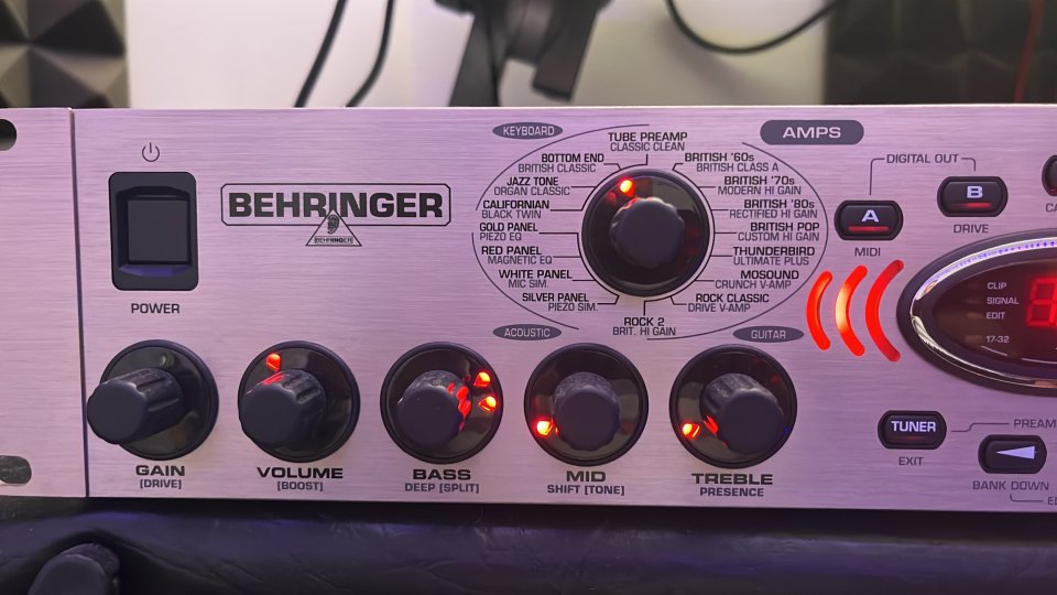 Behringer Bass Vamp Pro (NUEVO) env incl