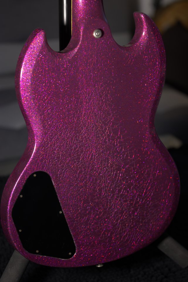 Greco SG-600 de 1976 repintada en nitro sparkle fucsia horteramolón de segunda mano · Foto 6 de 9 · Madrid · 1200 €