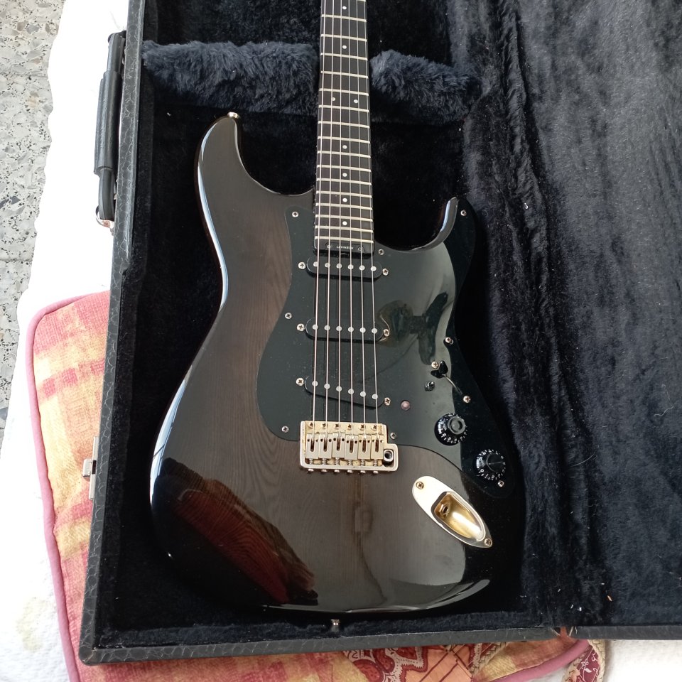 Blade R4 Levinson 1990 / Video