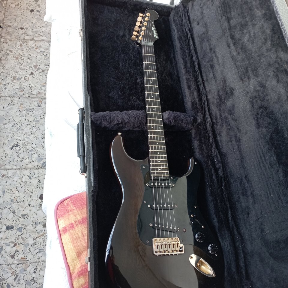 Blade R4 Levinson 1990 / Video