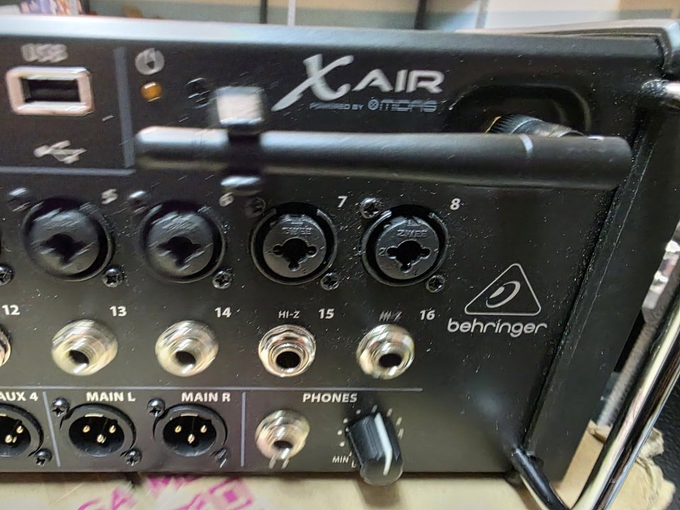Behringer xair xr16
