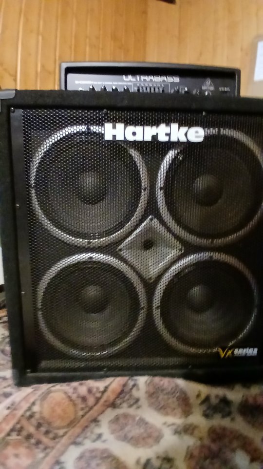 Cabezal Behringer UltraBass BXD3000H + pantalla HARTKE VX410