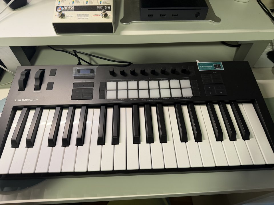 Novation Launchkey 37 mk4