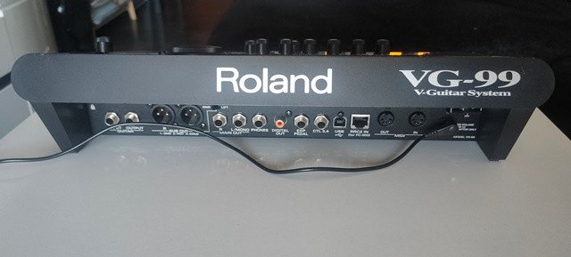 Roland VG-99 + Roland GK-3 + Roland GKC-5 de segunda mano · Foto 2 de 7 · Burgos · 490 €