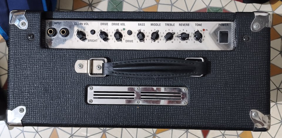 LANEY VC-15 1x10 - Ampli de guitarra a válvulas made in UK de segunda mano · Foto 2 de 10 · Sevilla · 400 €