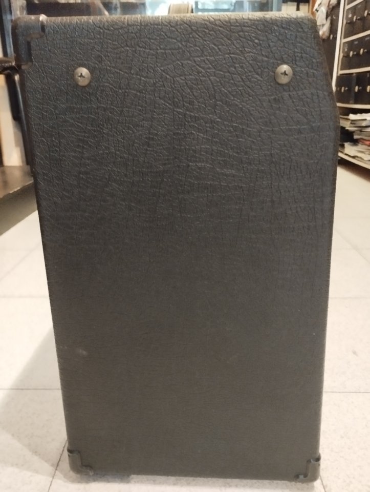 Roland Bolt-30 de segunda mano · Foto 3 de 8 · Madrid · 400 €