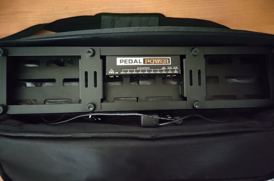 Vendo Rockboard DUO 2.2 + fuente de alimentación Asmuse de segunda mano · Foto 2 de 5 · Barcelona · 60 €
