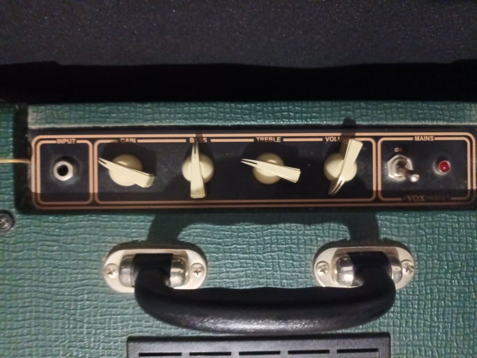 Vox AC4C1 British Green de segunda mano · Foto 3 de 5 · A Coruña · 250 €