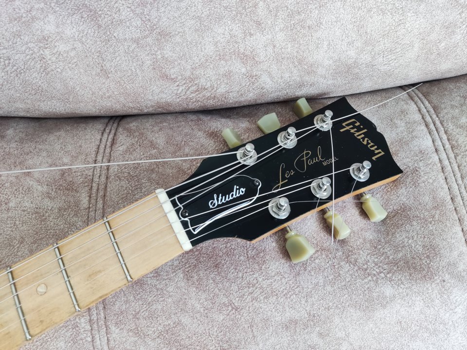 (GOLD) Gibson Les Paul Studio - Raw Power