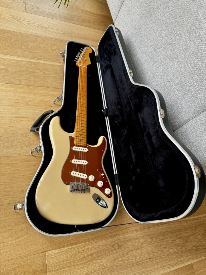 Fender Stratocaster American Deluxe V Neck