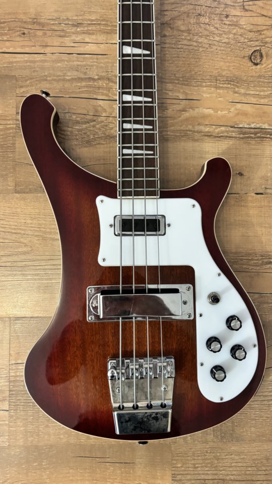 Bajo Career Rickenbacker Corea