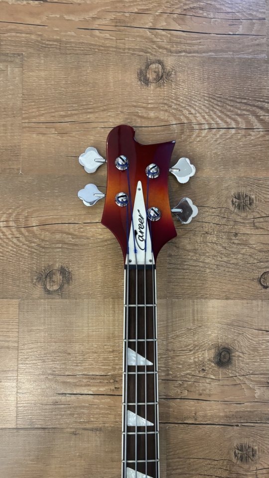 Bajo Career Rickenbacker Corea