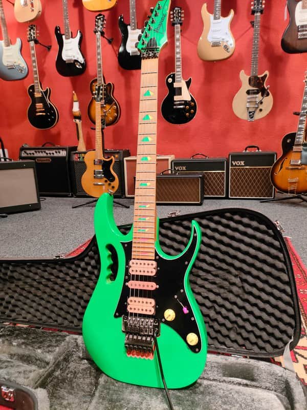 Ibanez JEM777-LG Steve Vai con Edge Tremolo 1987 - Loch Ness Green
