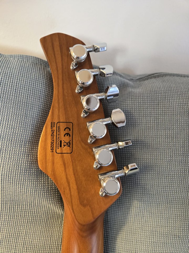 Sire Larry Carlton S7 Sunburst