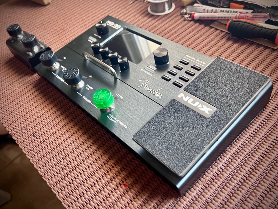 Pedalera NUX MG-30 de segunda mano · Foto 5 de 10 · Badajoz · 200 €