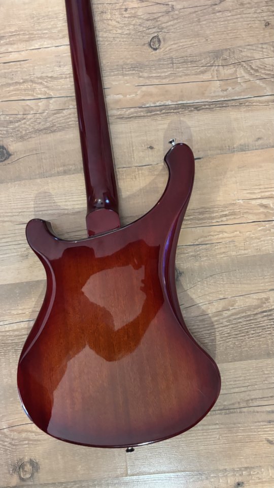 Bajo Career Rickenbacker Corea