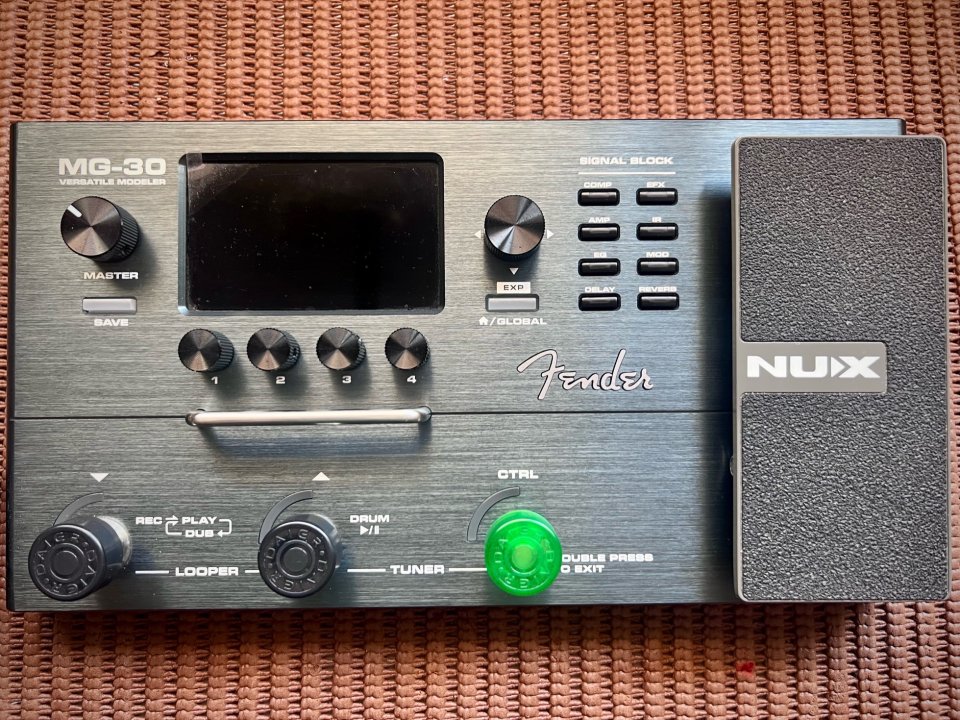 Pedalera NUX MG-30 de segunda mano · Foto 6 de 10 · Badajoz · 200 €