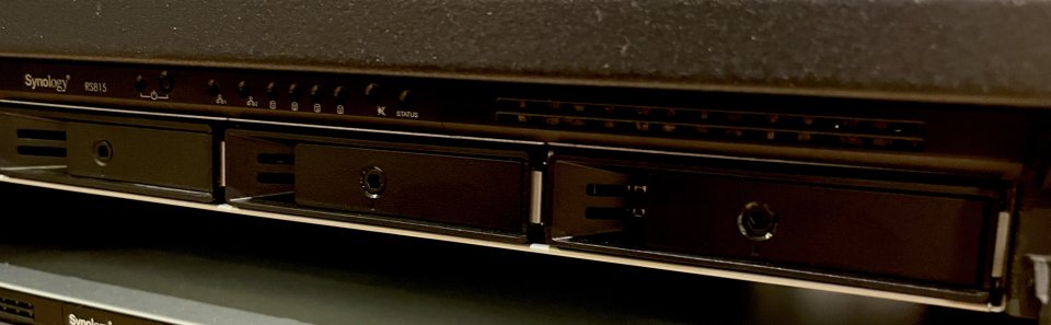 Servidor NAS Synology Rackstation RS815 de segunda mano · Foto 3 de 4 · Barcelona · 495 €