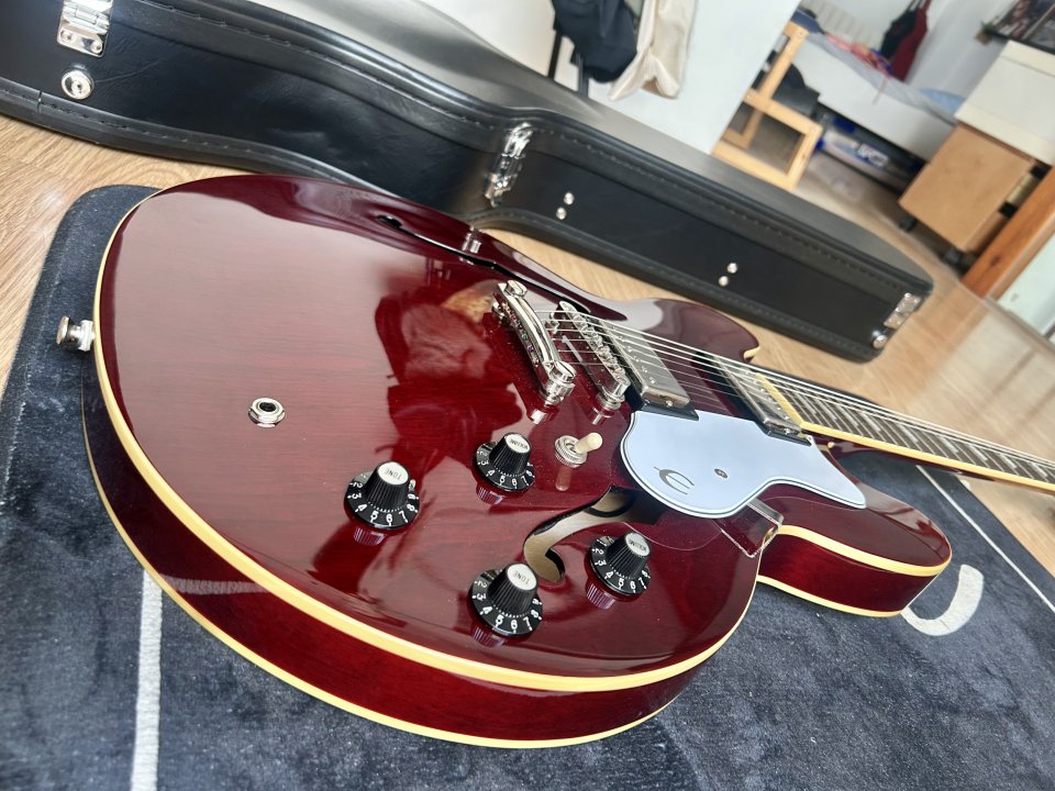 Epiphone Noel Gallagher (Nueva con Estuche) Nueva de segunda mano · Foto 4 de 10 · Valencia