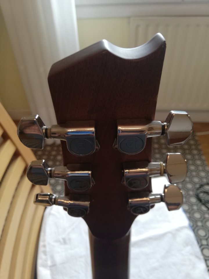Electro-Acústica Alhambra jumbo cutaway de segunda mano · Foto 8 de 10 · Bizkaia · 585 €